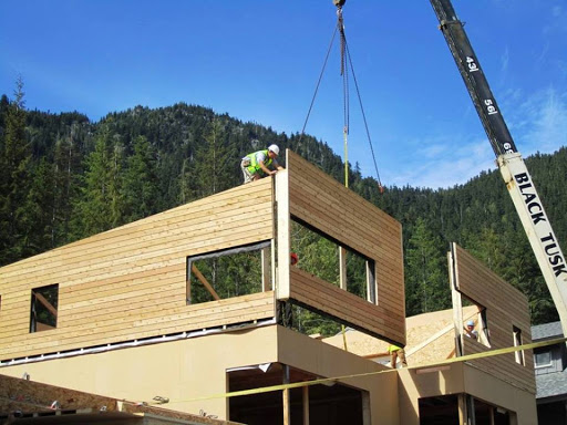Construyendo una casa ecológica.
